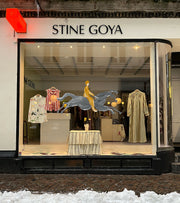 BESØG VORES BUTIKKER